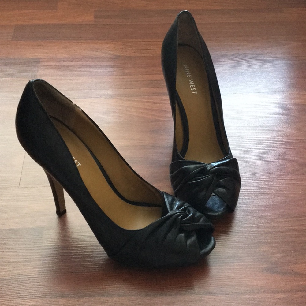 Nine West open toe black pumps sz 8M